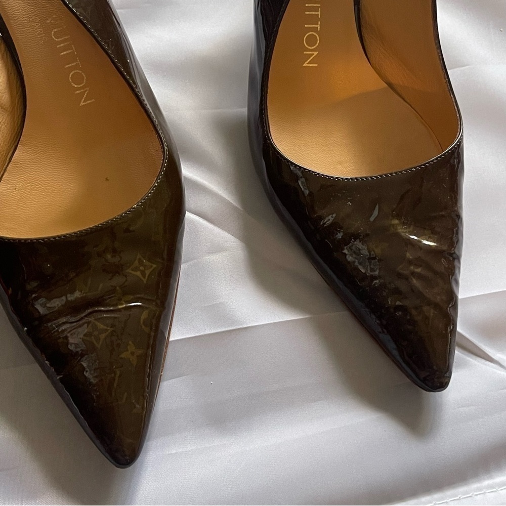 Louis Vuitton | Brown Patent Leather Pointed
Toe Slingback Sandals Heals | EU36 - Picture 10 of 15